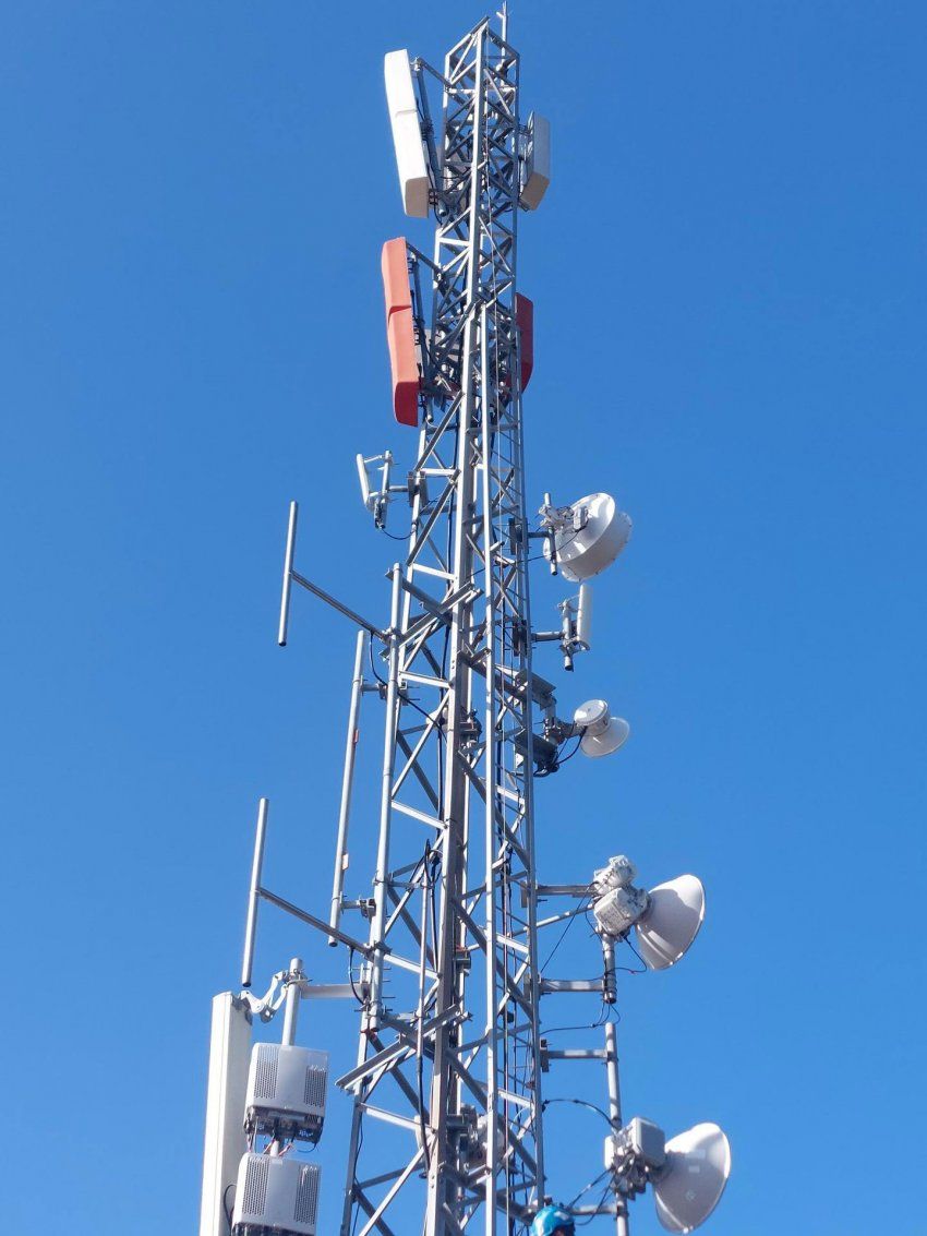 Montaje de torres y estaciones de telecomunicaciones