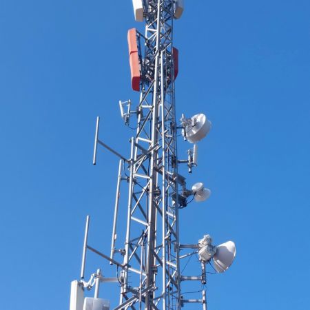 Instalación de antena de telefonía móvil